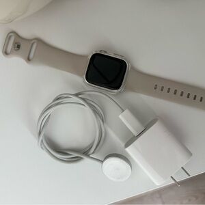Apple Watch Series 8 – Excellent Condition + Extra Bands & Charger (No Box)